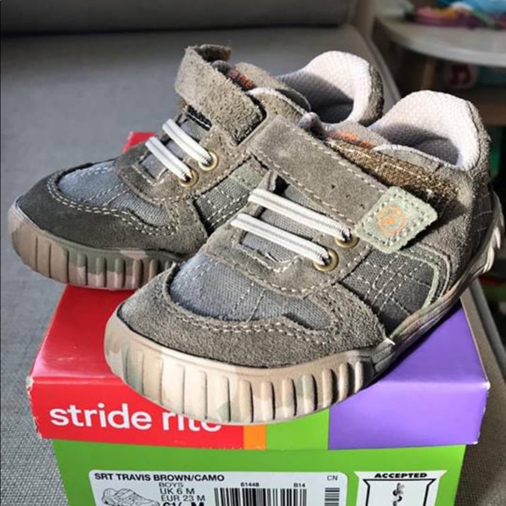 Brand New Stride Rite camo toddler shoes 6.5